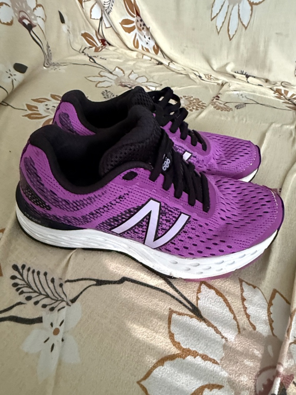 New Balance Women's Purple and Black Athletic Running Shoes